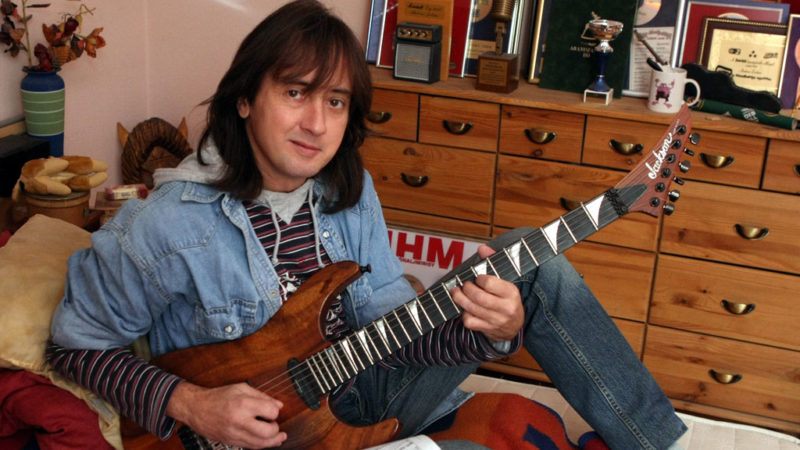 Meghalt az Irigy Hónaljmirigy egyik tagja