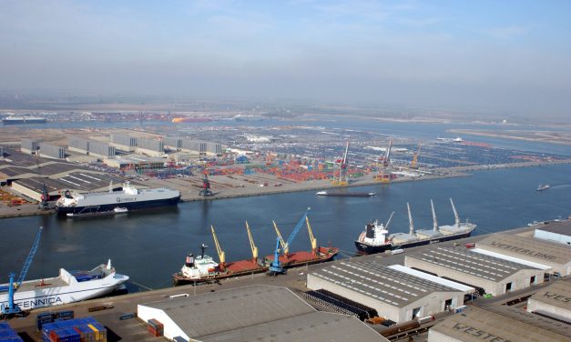 Rendőri segítséget kértek a kokainnal megrakott konténerben rekedt kábítószercsempészek