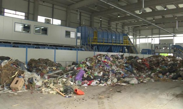 Beindult a tesztüzem, válogatják a hulladékot a békovai hulladéklerakóban