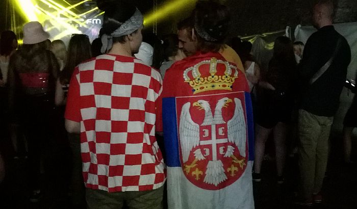 <span class="entry-title-primary">Jól megfér együtt a szerb zászló és a horvát jelkép</span> <span class="entry-subtitle">A lányok hisznek abban, hogy senkit sem szabad elítélni amiatt, mert valamiben különbözik tőlünk</span>