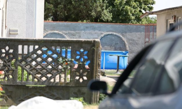 Vízipisztolyát akarta megtölteni a négyéves, medencébe fulladt kislány