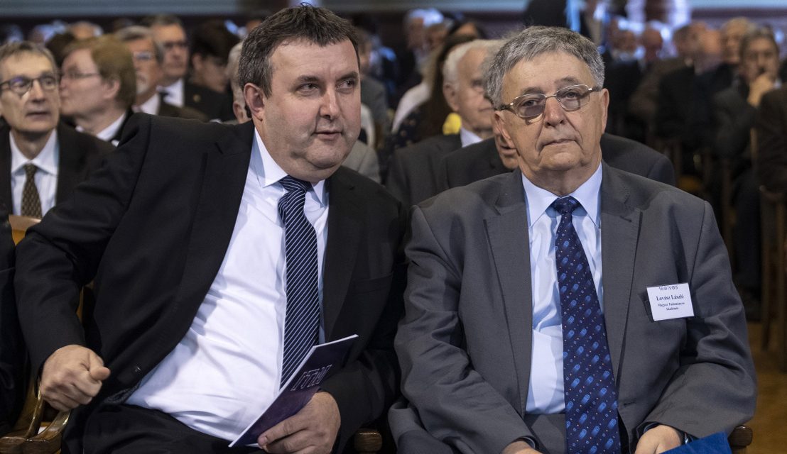 A Fidesz megszavazta az MTA megcsonkítását