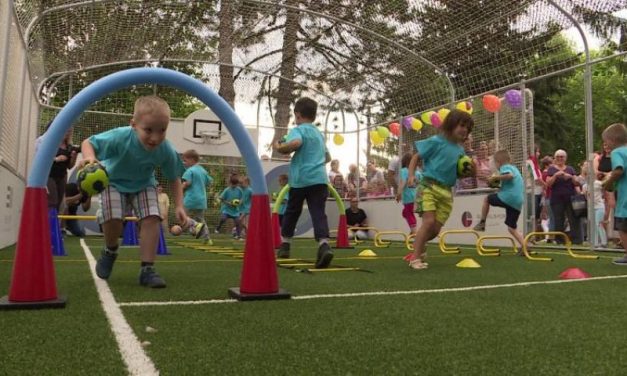 Új sportpályát kapott Rúzsa Magdi egykori óvodája Kishegyesen