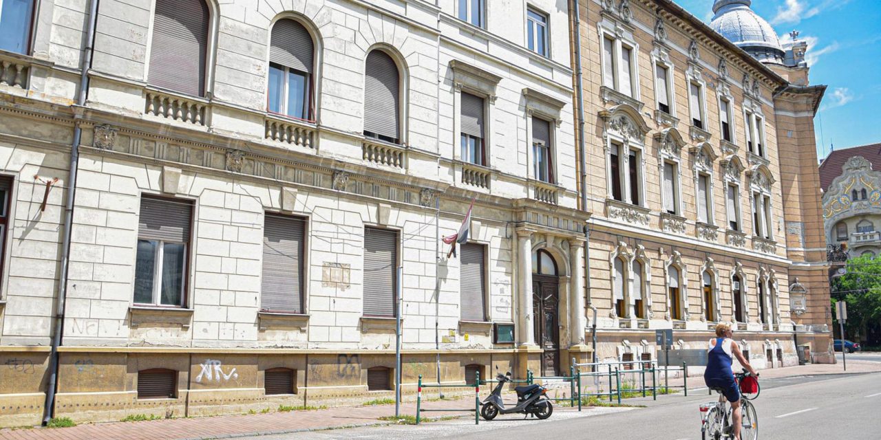 <span class="entry-title-primary">Sehogy sem halad a Szegedi Szerb Oktatási Központ építése</span> <span class="entry-subtitle">Egy kapavágás nem történt, a költségek máris meghatszorozódtak</span>