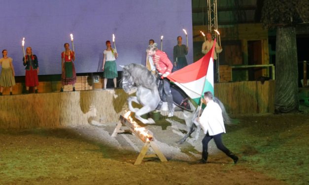 Rózsa Sándor, az alföldi betyár című rockopera Mórahalmon