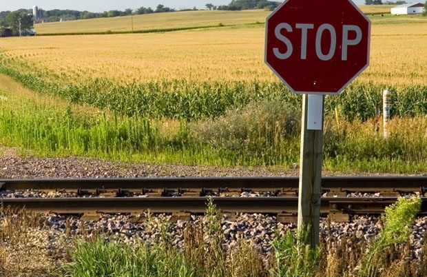 Felújítják és villamosítják a vasútvonalat Szegedtől a röszkei határig