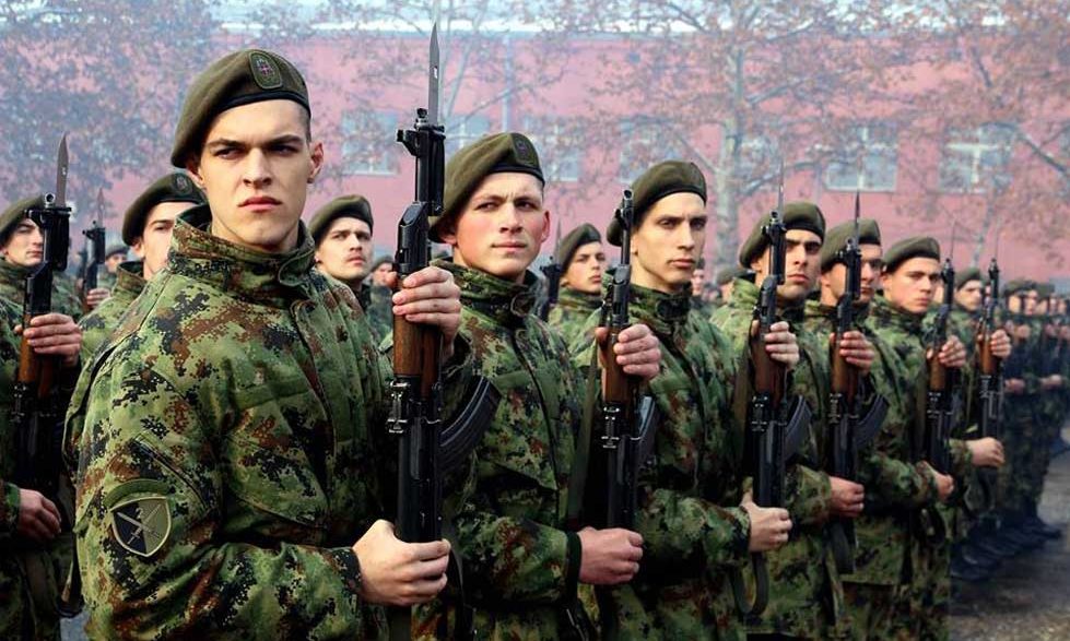 A kormány még ma dönt a kötelező sorkatonai szolgálat visszaállításáról