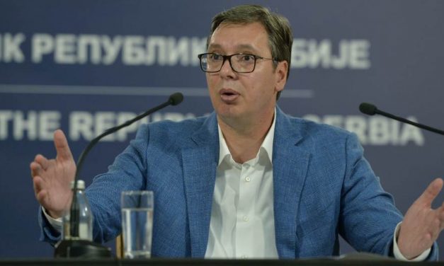 Vučić: Trifunović állítása hazugság, kávéházi történet