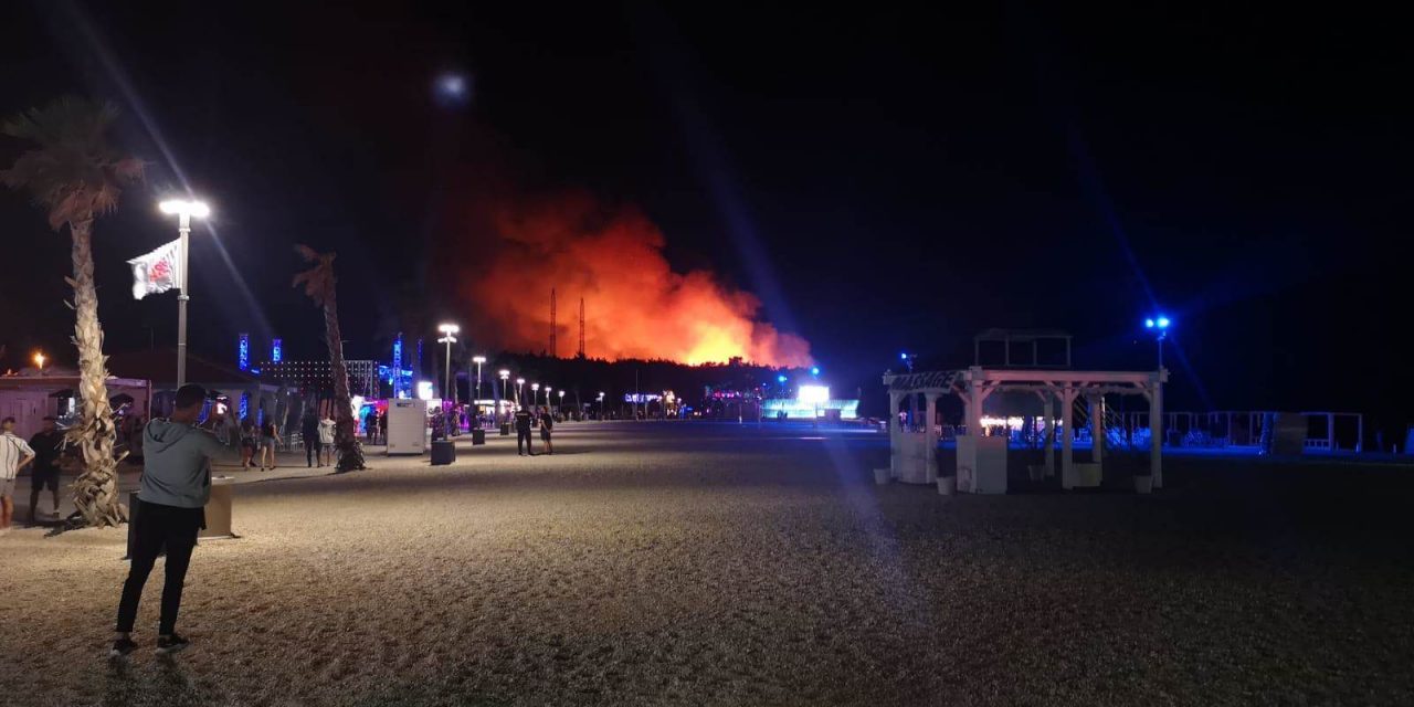 Lángol Pag szigete – 10000 embert evakuáltak (VIDEÓ)