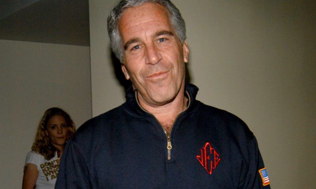 <span class="entry-title-primary">Öngyilkos lett Jeffrey Epstein</span> <span class="entry-subtitle">Az amerikai milliárdos a börtönben végzett magával</span>