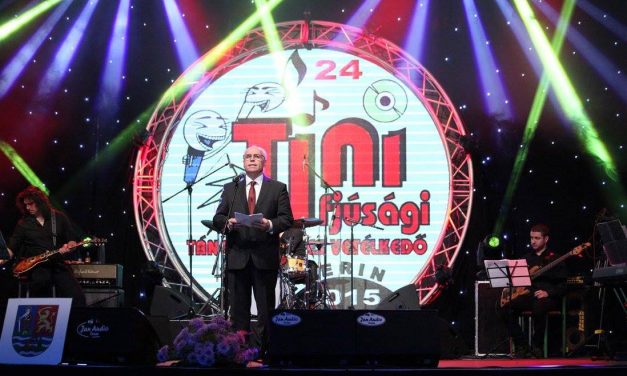 <span class="entry-title-primary">Ha szoktál énekelni, íme a nagy lehetőség!</span> <span class="entry-subtitle">XXVIII. Tini-ifjúsági énekes vetélkedő pályázata</span>