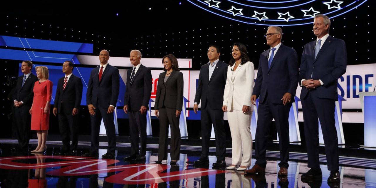 <span class="entry-title-primary">Esélyromboló vita</span> <span class="entry-subtitle">A demokrata elnökjelöltek második tévévitájának második estéje az előző fonákjára sikeredett</span>