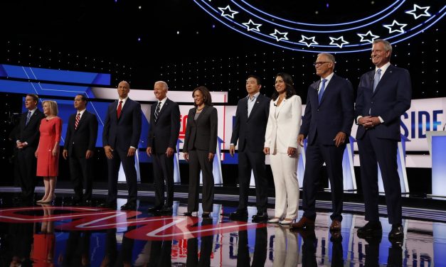 <span class="entry-title-primary">Esélyromboló vita</span> <span class="entry-subtitle">A demokrata elnökjelöltek második tévévitájának második estéje az előző fonákjára sikeredett</span>