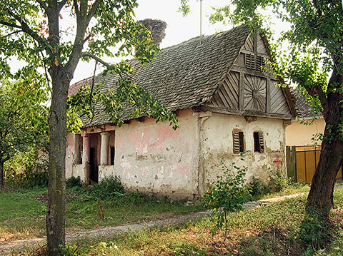 Tartományi költségvetés: Több pénz a fiatal házaspárok falusi házvásárlására