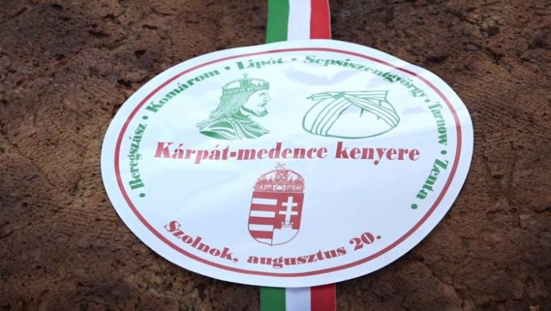 Hetvenkilós kenyeret sütöttek Zentán