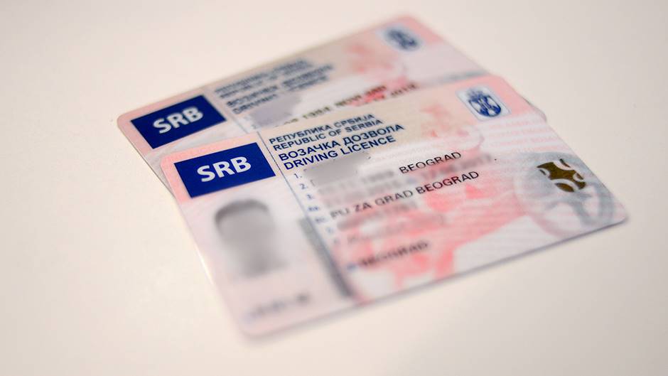 Jogosítvány igénylése elektronikusan – csak elméletben működik