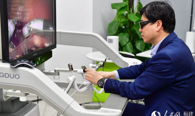 A páciens százharminchat kilométerre volt – 5G-s technológiával végeztek távirányított robotsebészeti műtétet