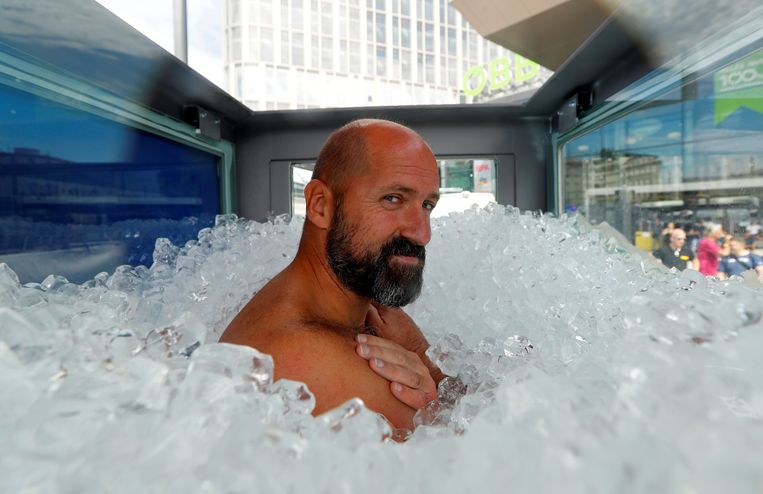 Jégbe zárva töltött több mint két órát egy osztrák extrémsportoló