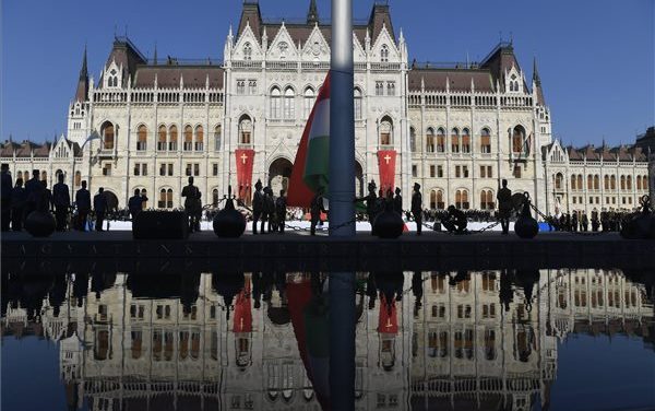 Szent István napja alkalmából az államalapításra emlékeznek