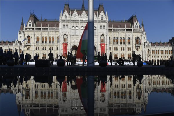 Szent István napja alkalmából az államalapításra emlékeznek