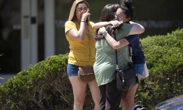 Aki uszít, pusztít