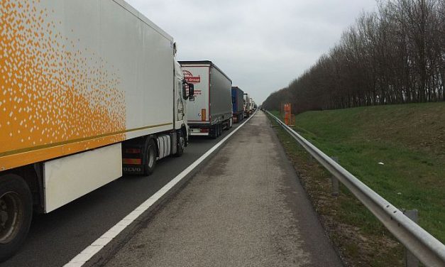 Zorana Mihajlović: Komolyan fontolóra vesszük az útdíj bevezetését a főutakon a tehergépjárművek számára