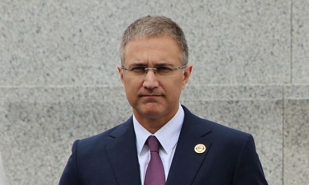 Nebojša Stefanović: A külföldi titkosszogálatok lehallgatják Vučićot
