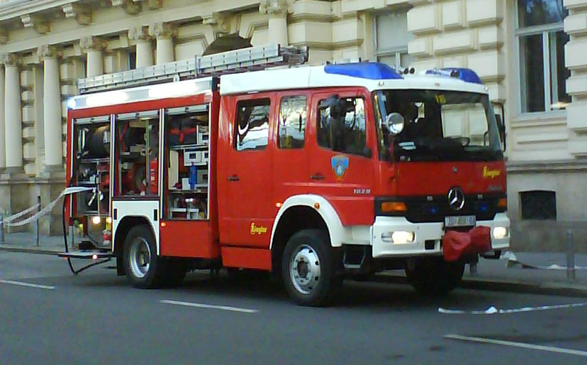 Robbanások és tűz egy Užice közelében lévő festékgyárban