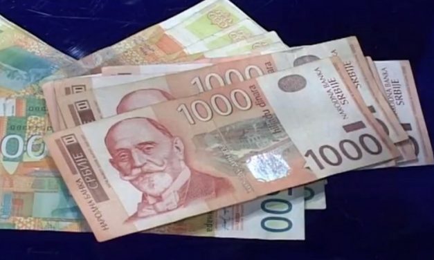 Vranje: Egyszeri, ötezer dináros támogatást kapnak az elsős diákok szülei