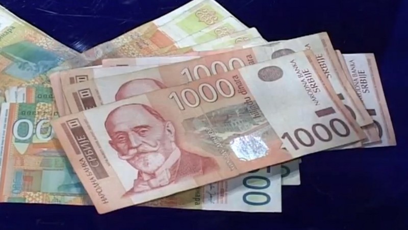 Vranje: Egyszeri, ötezer dináros támogatást kapnak az elsős diákok szülei