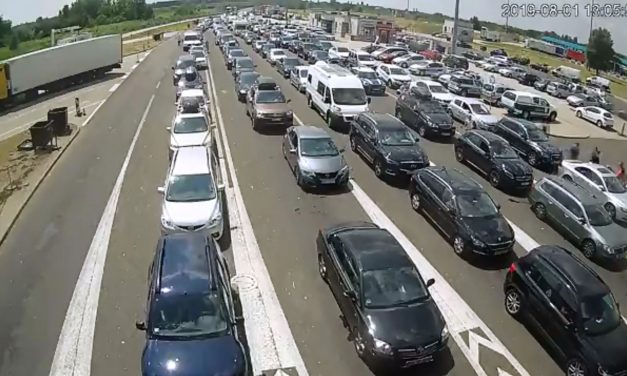 Több mint 330 ezren használták a Csongrád megyei határátkelőket a hétvégén