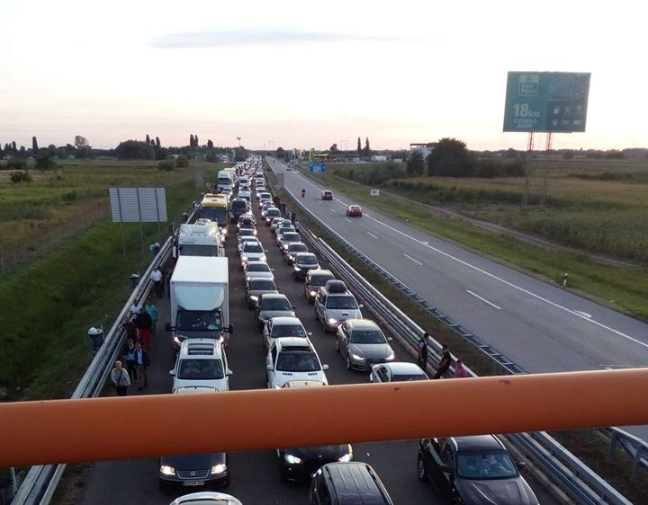 Öt órát is várni kell Horgosnál