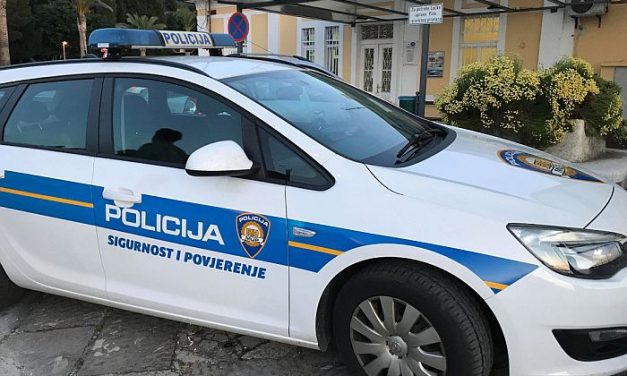 Maszkos támadók rontottak rá a kávézóban a Young Boys-C. zvezda focimeccset nézőkre