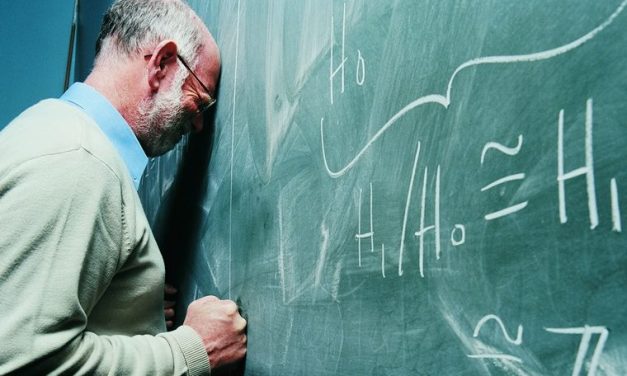 Akkora a tanárhiány, hogy visszahívnák a nyugdíjas pedagógusokat