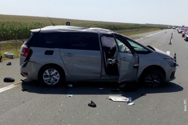 Baleset Bácsfeketehegynél, egy nő meghalt, két gyerek súlyos sérüléseket szenvedett