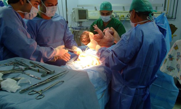 Ikrei születtek egy 73 éves nőnek