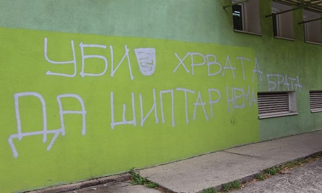 A horvátországi szerbek is elítélték az újvidéki horvátellenes falfirkát