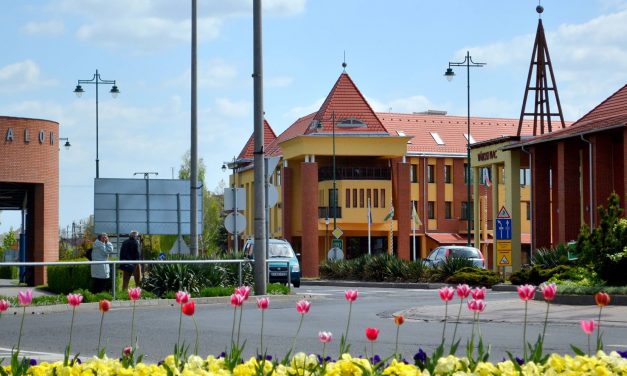 Mórahalmon már a lakosság segítségét is kérik az embercsempészek és a migráció elleni küzdelemhez