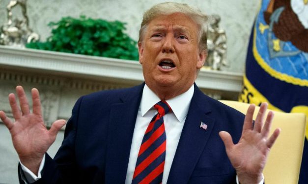 Trump puccsnak minősítette az őt fenyegető alkotmányos vádemelési eljárást