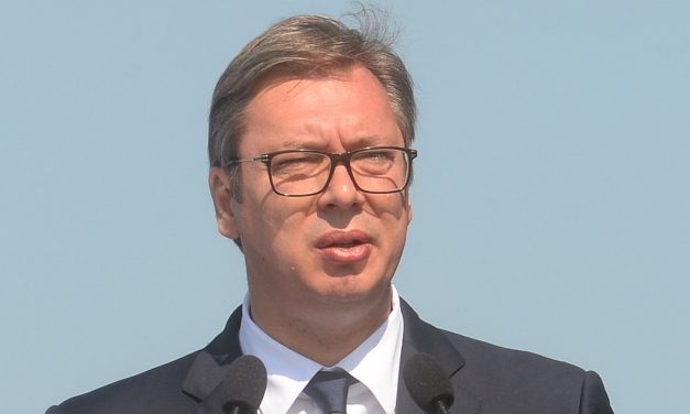Vučić megtekinti a klinikai központ fertőző osztályán zajló munkálatokat