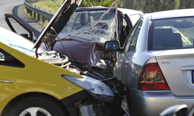 Baleset miatt lezárták a Ferihegyi repülőtérre vezető utat (Fotók)