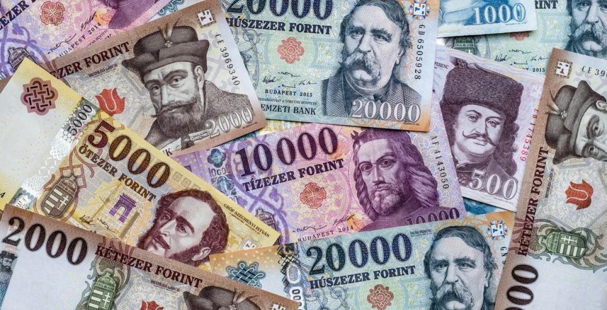 Ismét történelmi mélypontra került a forint
