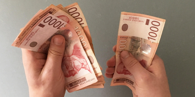 A fizetések növekedése miatt marad a létszámstop a közszférában