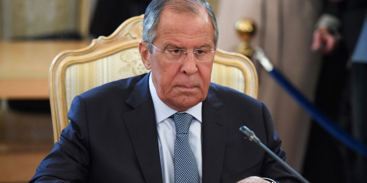 Lavrov: Koszovó kérdésében veszélyes eltérni a Biztonsági Tanács határozatától