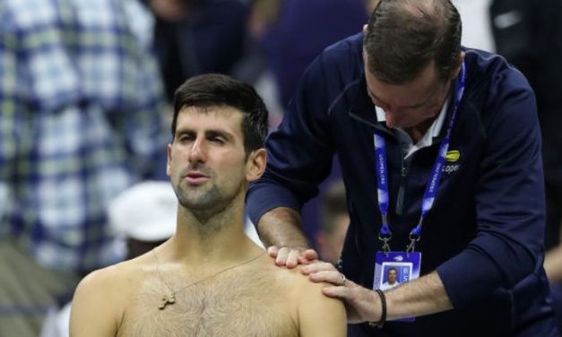 Đoković feladta a mérkőzést, Wawrinka a nyolc között