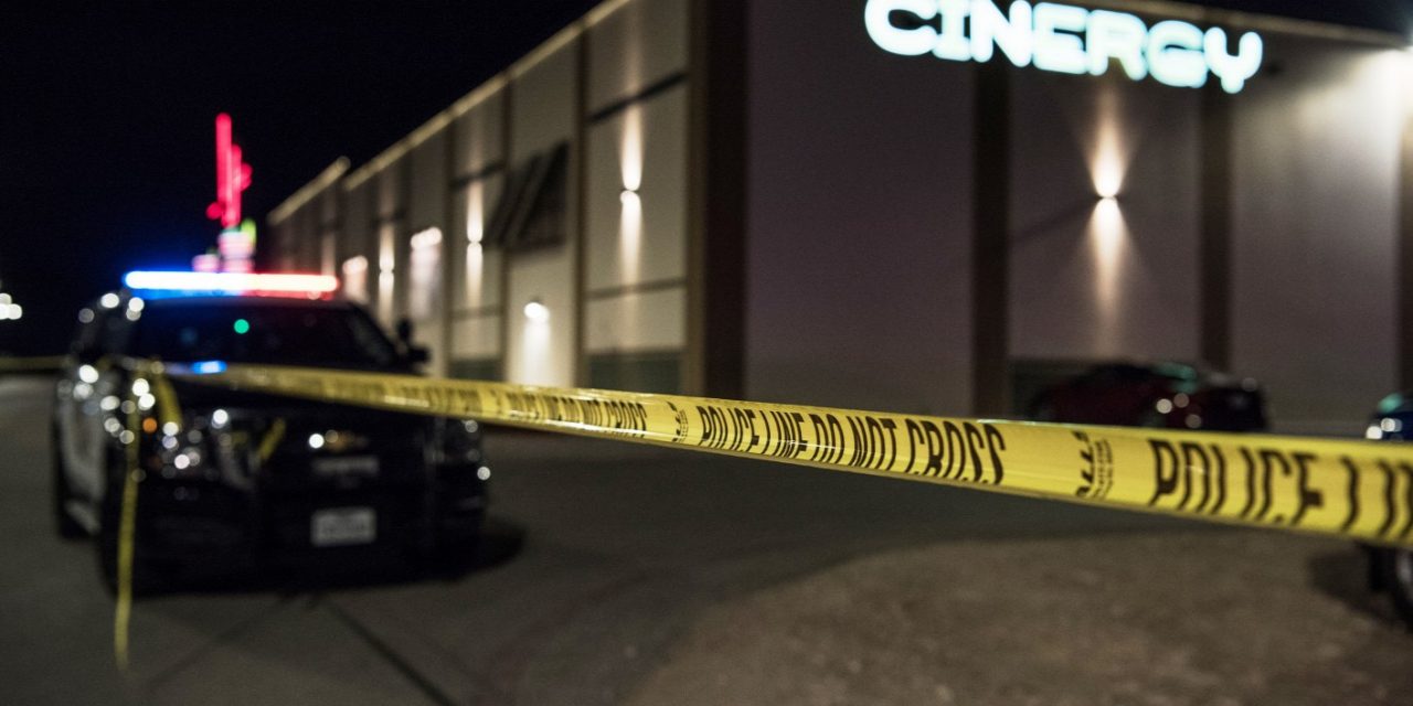 Texas: Öt embert megölt, huszonegyet megsebesített egy fegyveres ámokfutó (Videó)