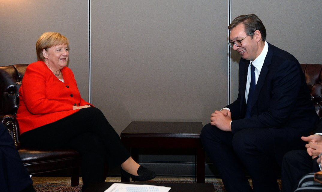 Merkel Szerbiába jön