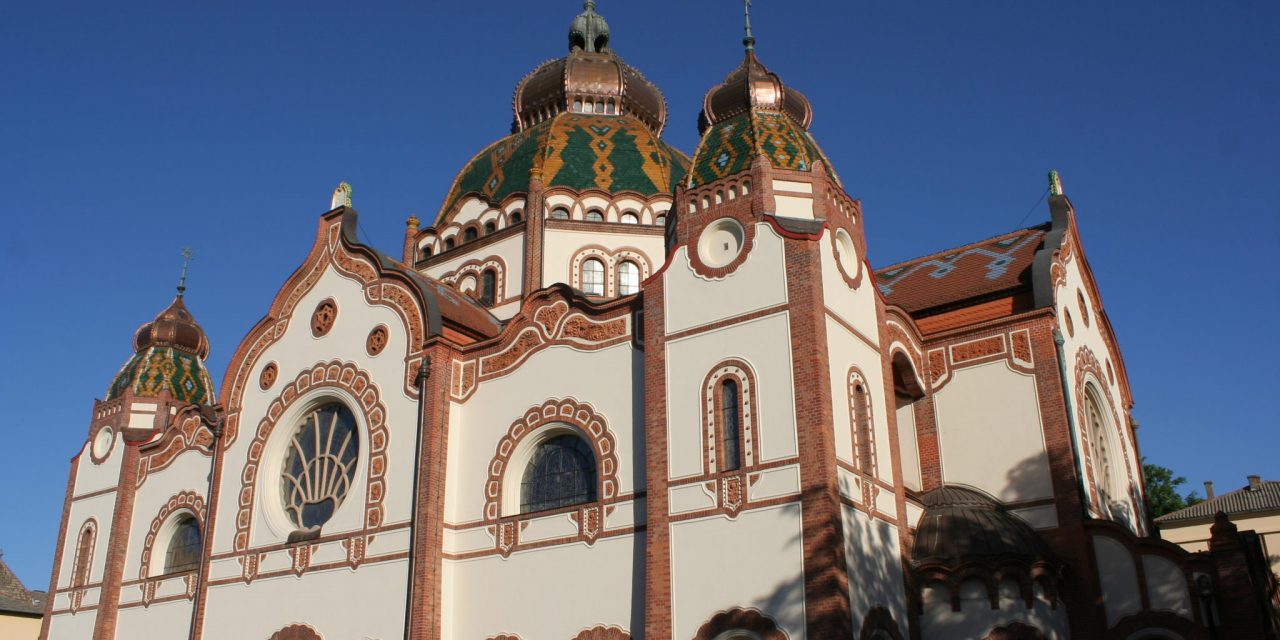 <span class="entry-title-primary">Szabadkán is működhetne úgy a zsinagóga, mint Krakkóban vagy Prágában!</span> <span class="entry-subtitle">Sok panasz érkezik az épület látogatóitól – A Szabadkai Zsidó Hitközség szerint figyelmen kívül hagyják az épület eredeti rendeltetését</span>