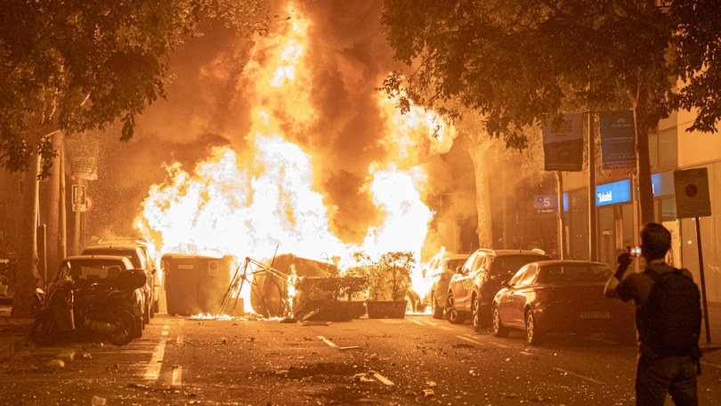 Utcai összecsapások Barcelonában (videók)