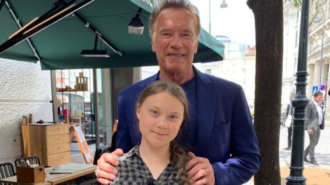 Arnold Schwarzenegger elektromos autót ajándékozott Greta Thunbergnek